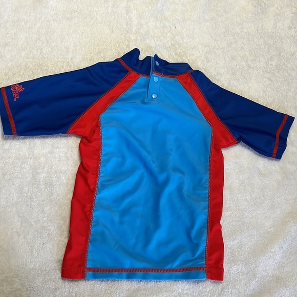 UV Skins 1/2 sleeve Rash Guard - Picture 4 of 7